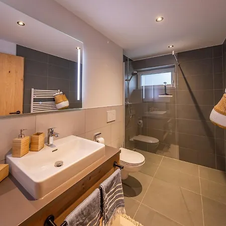 Lenni's Aparthotel *