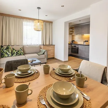 Lennis By We Rent
